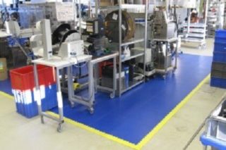 Garagenboden - PVC-Fliesen als Alternative zur Bodenbeschichtung