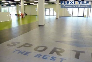 Flexi-Tile Commercial PVC Bodenfliesen auch in transparent erhältlich
