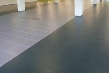 Flexi-Tile Anwendung PVC Industrieboden mit transparenten Fliesen