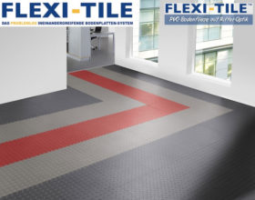 Flexi-Tile Diamond PVC Bodenfliesen - Anwendungsbeispiel mit andersfarbigen Gehweg