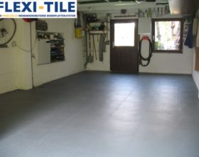 Flexi-Tile PVC Bodenfliesen als Garagenboden - Anwendungsbeispiel Dunkelgraue PVC Fliesen