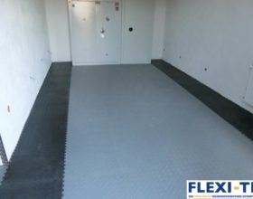 Flexi-Tile PVC Bodenfliesen im Garagenbereich - Anwendungsbeispiel Diamond  I