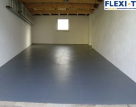 Flexi-Tile PVC-Fliesen im Garagenbereich - in strukturierter Hammerschlag-Optik