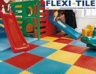 Flexi-Tile als PVC Belag bunt verlegt