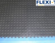 Flexi-Tile als PVC Garagenboden in Genoppt