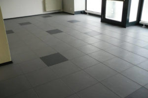 Anwendungsbeispiel Flexi-Tile PVC Boden Eclipse Mini Textured - nachher