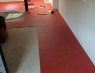 Anwendungsbeispiel Flexi-Tile Genoppte Fliesen im Farbton Rot
