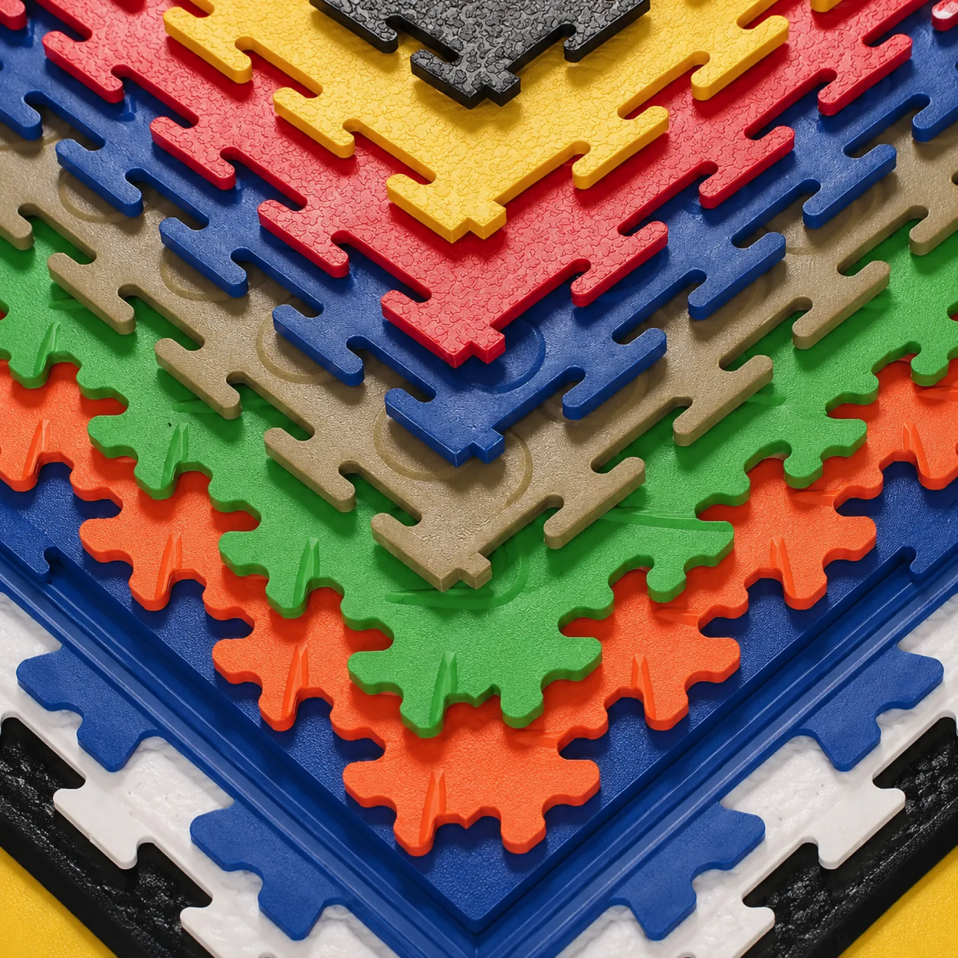 Es gibt verschiedene Stärken bei Flexi-Tile, um auch den Boden in Ihrer Werkstatt auszulegen